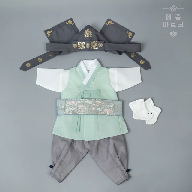 가라미 한복 실제 사진 — 허리의 넓은 문양 장식